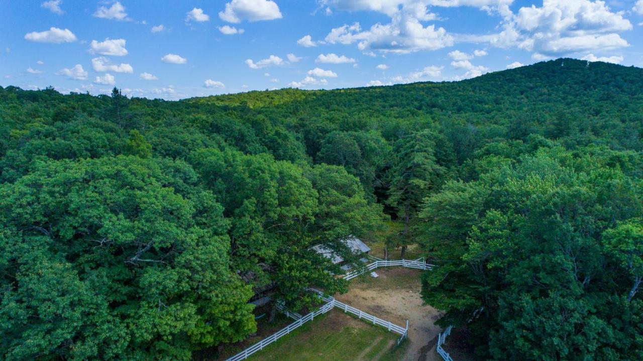 Roaring Brook Ranch Resort Lake George Exterior photo