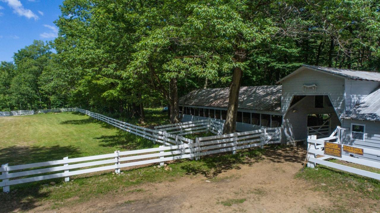 Roaring Brook Ranch Resort Lake George Exterior photo